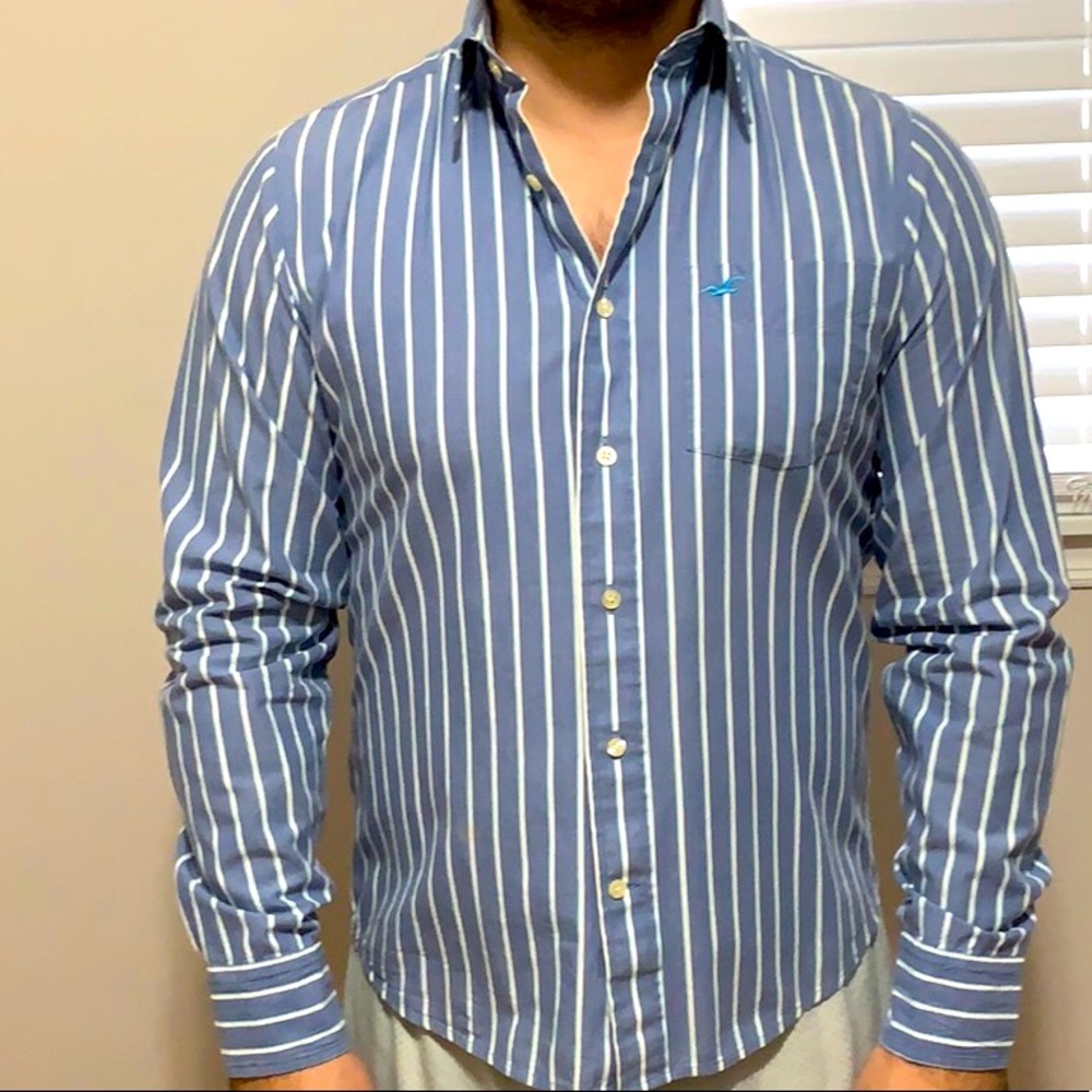 Men’s Hollister button up (used-size M)